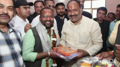 रन्नौद: खतौरा में विधायक महेंद्र सिंह यादव ने पत्रकारों को सम्मानित किया