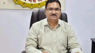 अजयगढ़: कर्मचारियों के भुगतान में देरी पर कमिश्नर सख्त, अधिकारियों को दी कार्रवाई की चेतावनी