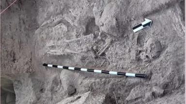 ಸಿರಗುಪ್ಪ: ತೆಕ್ಕಲಕೋಟೆ ಬಳಿ ಉತ್ಖನನದ ವೇಳೆ ಸಿಕ್ತು 5 ಸಾವಿರ ವರ್ಷಗಳ ಹಳೆಯ ಮಾನವ ಅಸ್ಥಿಪಂಜರ..