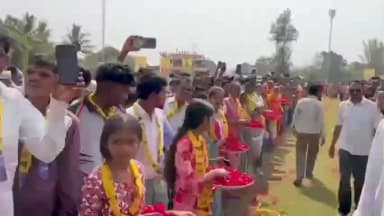 સાગબારા: બલેશ્વર ગામના ક્રિકેટ ગ્રાઉન્ડ ખાતે પરિવર્તન સભા મળી ધારાસભ્ય ચૈત્રરભાઈ વસાવા નુ ભવ્ય સ્વાગત.