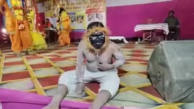 मरकच्चो: ग्राम पडरिया में सात दिवसीय रामचरित मानस महायज्ञ की पूर्णाहुति के बाद भक्ति जागरण किया गया