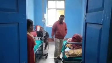 রঘুনাথগঞ্জ ২: জঙ্গিপুর মহকুমা হাসপাতালে মানবিকতার অনন্য দৃষ্টান্ত, হাসপাতালের বেডেই মাধ্যমিক পরীক্ষা দিল ছাত্রী