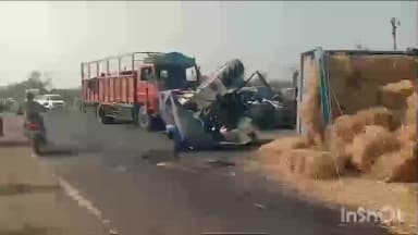 સોજીત્રા: સોજીત્રાના ઇષ્ણાવ પાસે આઇસર ટેમ્પો અને ટ્રેક્ટર વચ્ચે અકસ્માત સર્જાયો