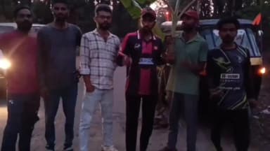 ಮಡಿಕೇರಿ: ನಾಪೋಕ್ಲಿನಲ್ಲಿ ಹದಗೆಟ್ಟ ರಸ್ತೆ ಆಟೋ ಚಾಲಕರಿಂದ ಬಾಳೆಗಿಡ ನೆಟ್ಟು ಪ್ರತಿಭಟನೆ