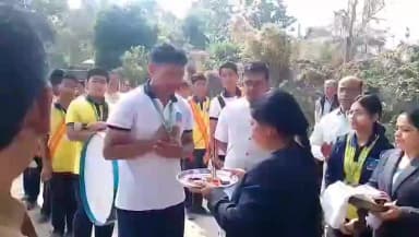 নাওবৈচা: ৰাষ্ট্ৰীয় পৰ্য্যায়ৰ কাৰাটে প্ৰতিযোগিতাত ব্ৰঞ্জৰ পদক অৰ্জন কৰা নাওবৈচাত সম্বৰ্ধনা শংকৰদেৱ শিশু বিদ্যা নিকেতন নাওবৈচাৰ