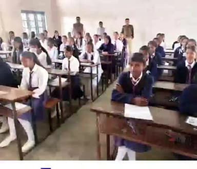 चुरचु: चरही में वार्षिक माध्यमिक परीक्षा शांतिपूर्ण संपन्न, शत-प्रतिशत रही उपस्थिति