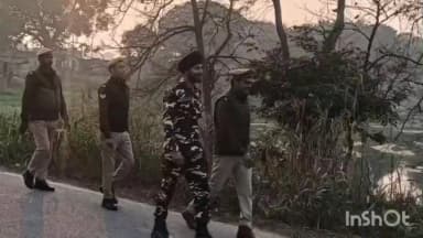 फरेंदा: कोल्हुई पुलिस और SSB की संयुक्त टीम ने इंडो-नेपाल सीमा क्षेत्र में की पैदल गश्त