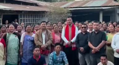 ডিফু: টেৰেংলাংছ’ এল পি স্কুল ভ্ৰমণ কৰি বিজেপিৰ ভেটি শক্তিশালী কৰিবলৈ ৰাইজৰ লগত মত বিনিময় কৰে EM য়ে