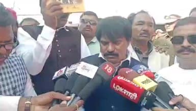 जळगाव: ऑल इंडिया संविधान ऑर्मीचा 'रेल रोको'चा प्रयत्न;
जळगाव पोलिसांनी वेळीच रोखले