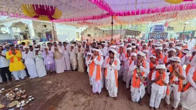 ಹಡಗಲಿ: ಸೇವಾಲಾಲ್ ಜಯಂತಿ ಪ್ರಯುಕ್ತ, ಕೊಮಾರನಹಳ್ಳಿ ತಾಂಡ ಗ್ರಾಮದಿಂದ ಸೂರಗೊಂಡನಕೊಪ್ಪಕ್ಕೆ;ಮಾಲಾಧಾರಿಗಳಿಂದ 25ನೇ ವರ್ಷದ ಪಾದಯಾತ್ರೆ