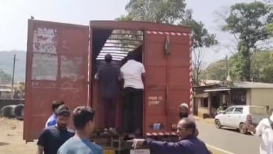 ಸೂಪಾ: ಜೋಯಿಡಾ ತಾಲ್ಲೂಕಿನ ಅನಮೋಡನಲ್ಲಿ ಅಕ್ರಮವಾಗಿ ಎಮ್ಮೆಗಳ ಸಾಗಾಟ, ವಶ