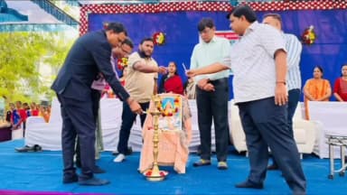 શહેરા: શહેરાની પીએમ શ્રી મોડેલ સ્કૂલ ખાતે જિલ્લા શિક્ષણાધિકારીની અધ્યક્ષતામાં ૧૨મા વાર્ષિક રંગોસ્તવનો કાર્યક્રમ યોજાયો હતો