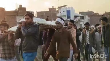 हापुड़: मोहल्ला कोटला सादात में मुस्लिम समुदाय ने एकता की मिसाल पेश करते हुए हिंदू व्यक्ति का किया अंतिम संस्कार