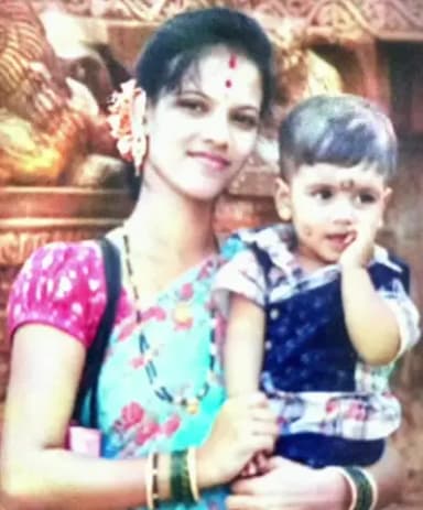 ಸಂಡೂರು: ಬಂಡ್ರಿ ಗ್ರಾಮದ ಸುಶ್ಮಿತಾ ಎನ್ನುವ ಮಹಿಳೆ ಮತ್ತು ಸಂಜಯ್ ಎನ್ನುವ ಮಗು,ಕಾಣೆ ಪತ್ತೆಗಾಗಿ ಪೊಲೀಸರಿಂದ ಮನವಿ