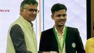 ડેડીયાપાડા: *ડેડિયાપાડાના શિક્ષક રાહુલ ભગતને GSA એવોર્ડ મળ્યો,