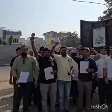 આણંદ શહેર: કલેકટર કચેરી ખાતે તારાપુરના ઉંટવાળાના રહીશોએ ગુમ થયેલ યુવતીને લઇ રજૂઆત કરી