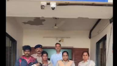 ઉમરાળા: એસ.ટી. બસમાંથી મળેલી બાળકીનું પરિવાર મળ્યું ,ઉમરાળા પોલીસે 24 કલાકમાં માતા સાથે મિલન કરાવ્યું