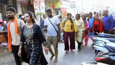 ದಾವಣಗೆರೆ: ನಗರದಲ್ಲಿ ಕೊಟ್ಟೂರು ಪಾದಯಾತ್ರಿಗಳಿಗೆ ಬೀಳ್ಕೊಡುಗೆ