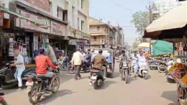 नंदुरबार: जे बी बेकरी समोर जुना भांडणातून एकावर चाकूने हल्ला ,चौघांवर गुन्हा दाखल