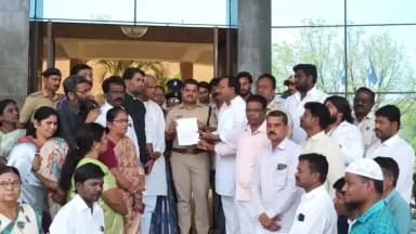 ಬಾಗಲಕೋಟೆ: ಆನಲೈನ್ ಬೆಟ್ಟಿಂಗ್ ಆ್ಯಪ ಹಾಗೂ ಗೇಮಗಳನ್ನ ಬಂದ್ ಮಾಡುವಂತೆ ನಗರದಲ್ಲಿ ಸಾರ್ವಜನಿಕರ ಪ್ರತಿಭಟನೆ