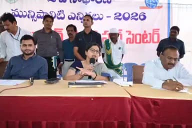 ముధోల్: మున్సిపల్ ఎన్నికల నిర్వహణలో విధులకు హాజరయ్యే అధికారులు, సిబ్బంది అత్యంత అప్రమత్తంగా ఉండాలి: కలెక్టర్ అభిలాష అభినవ్