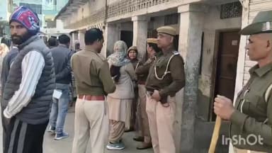 दौसा: दौसा के पुराना सिनेमा के पास स्थित मकान को कोर्ट के आदेश से खाली कराकर सुपुर्द किया गया