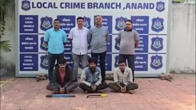 આણંદ શહેર: હાઇટેંશન ઇલેકટ્રીક ટ્રાન્સમિશનના વાયરની ચોરી કરતી સારોલની ગેંગના ત્રણ ઇસમોને ઝડપી પડતી આણંદ લોકલ ક્રાઈમ બ્રાન્ચ પોલીસ