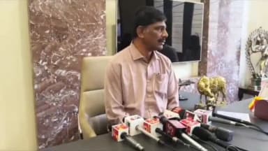 ಬೆಂಗಳೂರು ಉತ್ತರ: ಕಾಲಿ ಟ್ರಂಕ್ ಹಿಡಿದ ತೇಜಸ್ವಿ ಸೂರ್ಯ ಬಗ್ಗೆ ನಗರದಲ್ಲಿ ವ್ಯಂಗ್ಯವಾಡಿ ಡಿಕೆ ಸುರೇಶ್