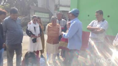 চুঁচুড়া-মগরা: চুঁচুড়ার পাঁচ নম্বর ওয়ার্ডে রাস্তা মেরামতির কাজের সূচনা করলেন বিধায়ক