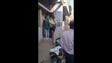 નડિયાદ: નડીઆદ નગરપાલિકાની લાલ આંખ: મિલકત વેરો ન ભરનારા એકમો સામે સીલિંગ ઝુંબેશ, એક જ દિવસમાં લાખોની વસૂલાત.