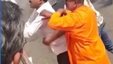 ಬೇಲೂರು: ಹಗರೆ ಸಮೀಪ ಕ್ಷುಲ್ಲಕ ಕಾರಣಕ್ಕೆ ಬಸ್ ಚಾಲಕ ಹಾಗೂ ಕಾರು ಚಾಲಕನ ನಡುವೆ ಮಾತಿನ ಚಕಮಕಿ