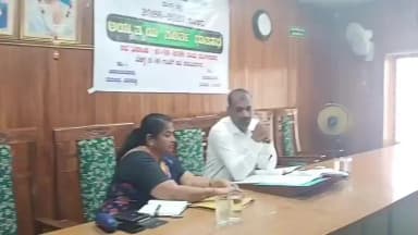 ಮಳವಳ್ಳಿ: ಪಟ್ಟಣದಲ್ಲಿ ನಡೆದ ಆಯ-ವ್ಯಯ ಕುರಿತ ಪೂರ್ವ ಭಾವಿ ಸಭೆ, ಸಾರ್ವಜನಿಕ ಸ್ಮಶಾನ ಅಭಿವೃದ್ದಿಗೆ ಮುಖಂಡರ ಆಗ್ರಹ