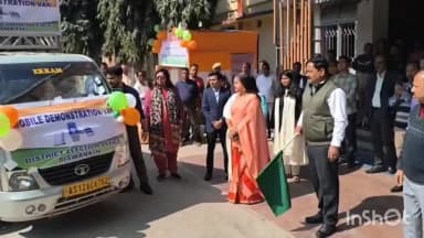 বিশ্বনাথ: জিলা আয়ক্ত কাৰ্যালয়ৰ চৌহদত ইভিএম প্ৰদৰ্শনী কেন্দ্ৰৰ লগতে তিনিখন ইভিএম ভ্ৰাম্যমাণ প্ৰদৰ্শনী বাহনৰ শুভ উদ্বোধন