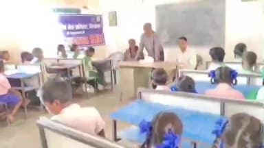 केरसई: बाल विवाह मुक्त झारखंड अभियान: जिला विधिक सेवा प्राधिकार ने केरसई के स्कूलों में चलाया जागरूकता कार्यक्रम