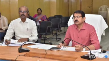 గృహ నిర్మాణాన్ని వేగవంతం చేయండి : జిల్లా కలెక్టర్ రాంసుందర్ రెడ్డి