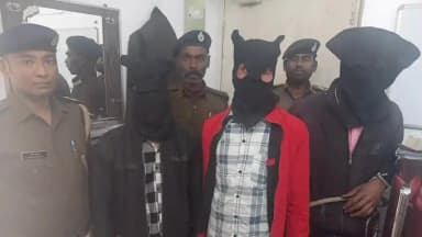 परबत्ता: पसराहा थाना पुलिस की बड़ी कार्रवाई में लूट के मोबाईल के साथ तीन अभियुक्त धराया