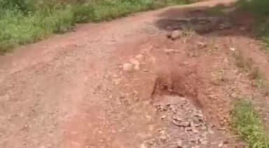 పెదబయలు మండలం గుల్లిలు-తారాబు జలపాతానికి రహదారి సౌకర్యం కల్పించాలని డిమాండ్