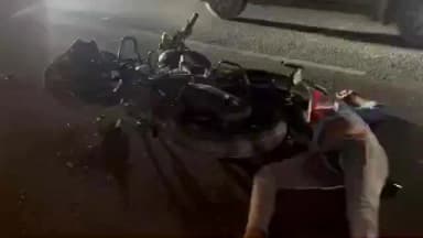 छत्रपती संभाजी नगर गंगापूर रोड वरती भीषण अपघात यामध्ये दोन दुचाकी चालक गंभीर जखमी जखमींना रुग्णालयात दाखल