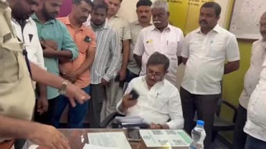 ಮಾಗಡಿ: ಕುದೂರು ಪೊಲೀಸ್ ಠಾಣೆಯಲ್ಲಿ ರೈತರು ಹಾಗೂ ಅರಣ್ಯ ಇಲಾಖೆ ಅಧಿಕಾರಿಗಳ ಜೊತೆಗೆ ಬಾಲಕೃಷ್ಣ ಸಭೆ