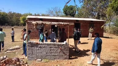 कैरो: कैरो के गुड़ी बाघी गांव में विद्युत विभाग की छापेमारी, अवैध बिजली चोरी करते चार लोगों के खिलाफ कैरो थाना मे केस दर्ज।