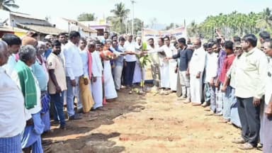 ಹೊಳಲ್ಕೆರೆ: ನಂದನ ಹೊಸೂರು ಗ್ರಾಮದಲ್ಲಿ ಆರೋಗ್ಯ ಮತ್ತು ಕ್ಷೇಮ ಕೇಂದ್ರದ ಕಟ್ಟಡ ನಿರ್ಮಾಣಕ್ಕೆ ಶಾಸಕ ಎಂ ಚಂದ್ರಪ್ಪ ಚಾಲನೆ