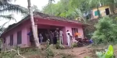 റാന്നി: വീട് ജപ്തി: തലയിലൂടെ പെട്രോൾ ഒഴിച്ച് പെരുനാട് സ്വദേശിയുടെ ഭീഷണി