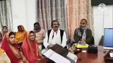 राजपुर: राजपुर प्रखंड के सभा कक्ष में पंचायत समिति की बैठक हुई, कई मुद्दों पर चर्चा