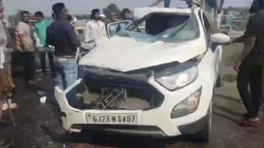 नवापूर: नवापूर शहराजवळ उड्डाणपुलावर ट्रक कारचा भीषण अपघात, पती-पत्नी गंभीर जख्मी