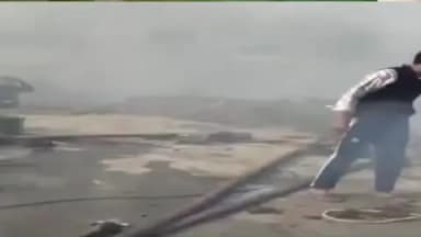 पानीपत: कपड़ा गोदाम में भीषण आग, संकरी गलियों में फंसी फायर ब्रिगेड, घरों में आई दरारें