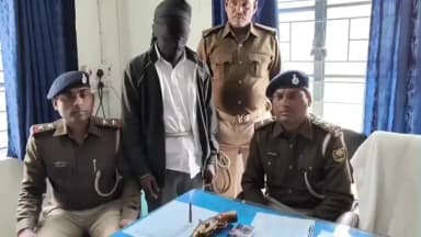 धनरुआ: धनरूआ में दिनदहाड़े हुए हत्याकांड का मुख्य आरोपी व एक नाबालिग गिरफ्तार, हथियार व मोबाइल बरामद