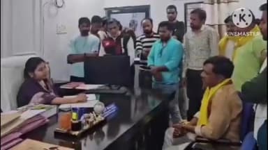 सेंधवा: विधायक मोंटू सोलंकी जनपद कार्यालय पहुँचे, जनहित के मुद्दों पर दी सख्त चेतावनी