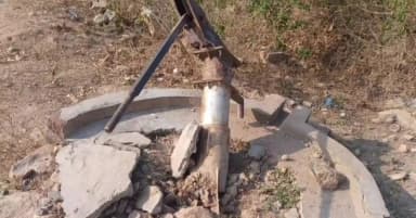 ಚಾಮರಾಜನಗರ: ಅರಬಗೇರೆಯಲ್ಲಿ ಕಾಡಾನೆ ಹಾವಳಿ: ಕುಡಿಯುವ ನೀರಿನ ಕೈಪಂಪ್ ಧ್ವಂಸ, ಗ್ರಾಮಸ್ಥರಲ್ಲಿ ಆತಂಕ