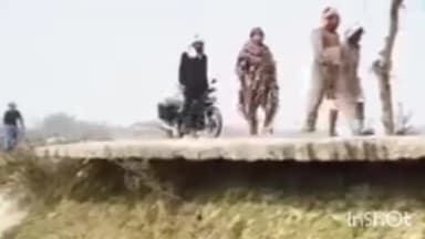 प्रतापगंज: दो दशक से ध्वस्त सड़क से नाराज़ लोग, सिस्टम की बेरुखी