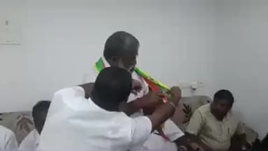 பவானி: கூடுதுறை அருகே உள்ள தனியார் திருமண மண்டபத்தில் தமிழக வாழ்வுரிமைக் கட்சியின் மாவட்ட ஒருங்கிணைந்த சட்டமன்ற தொகுதி ஆலோசனை கூட்டம் நடைபெற்றது